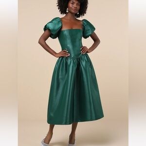 NWT LULUS Exclusive Charm Taffeta Puff Sleeve Midi Dress Emerald Green, Size M